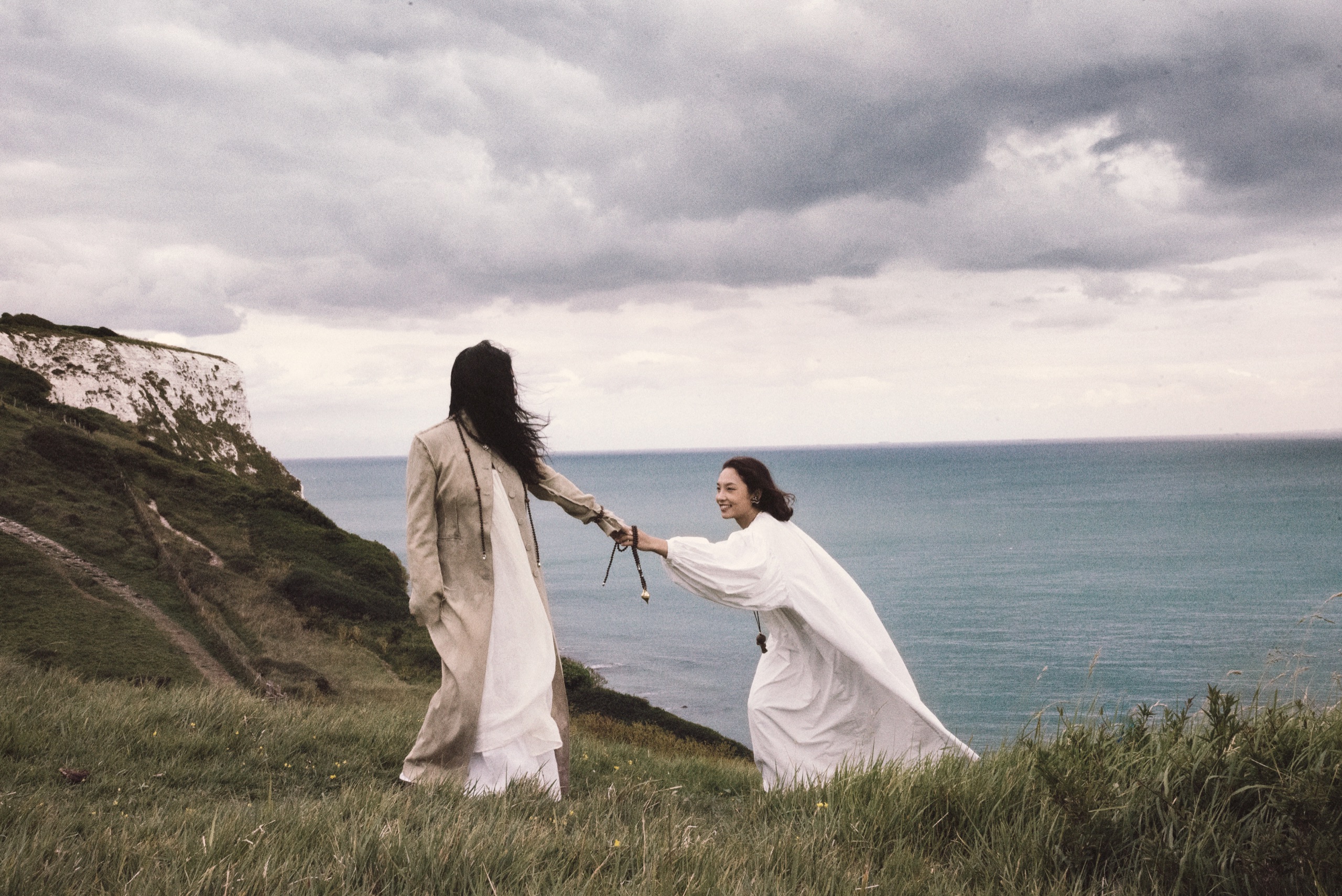 Hills Between Big Scent lookbook